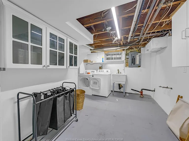 2584 Chilver Rd — Photo 26