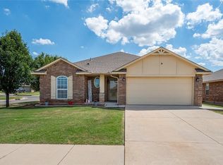 630 Meadow Land Dr, Moore, OK 73160