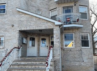 98 So Burnet St, East Orange, NJ 07018