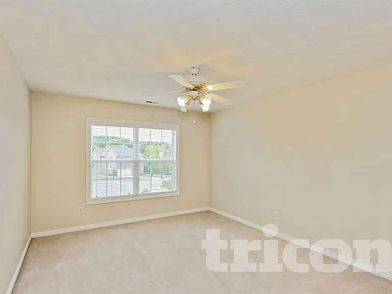 101 Crooked Creek Ct — Photo 10
