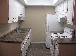 411 Woodside Trl #D-2, Decatur, IL 62521