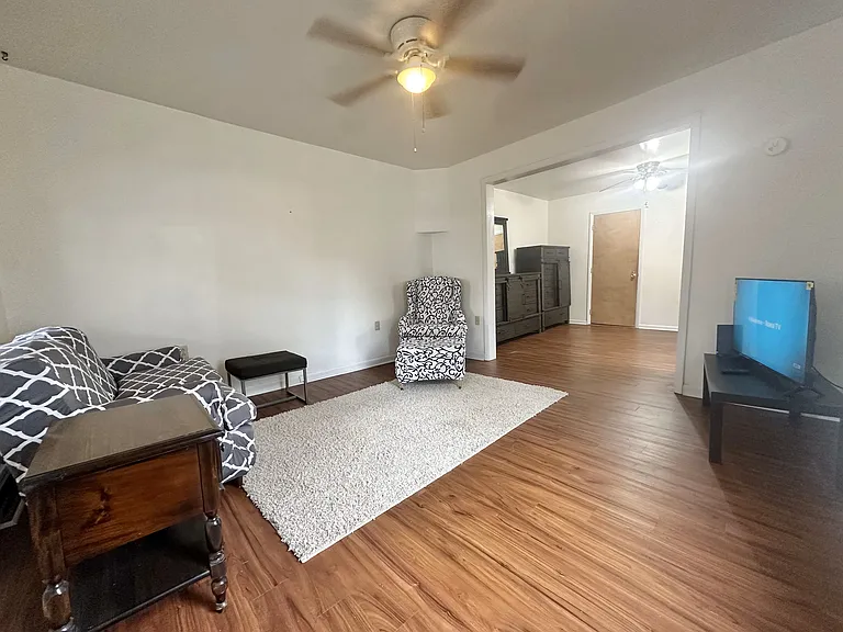 969 Cherry St — Photo 8