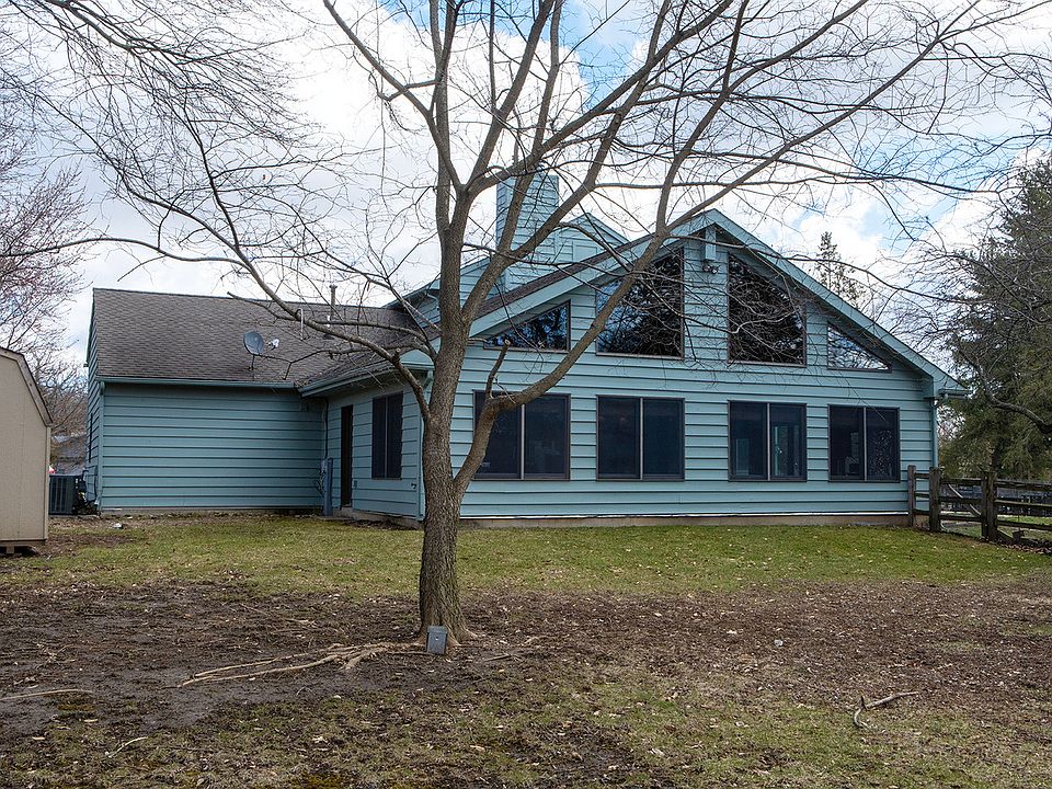2nd image of 32380 N Oak Ave