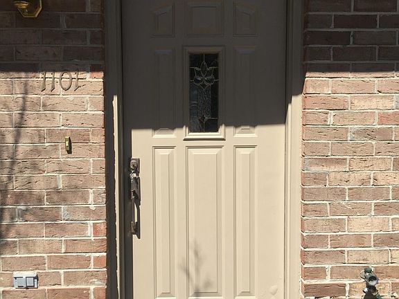 3rd image of 1101 Brentwood Way