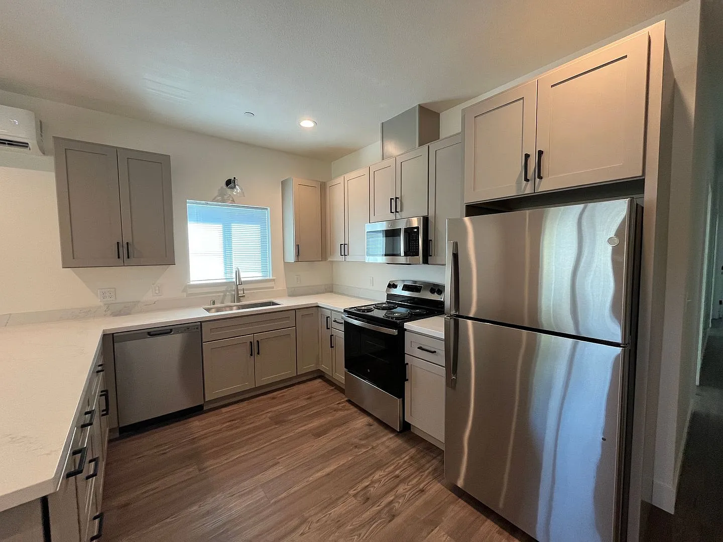Newly built homes with City of Redding solar! — Photo 3