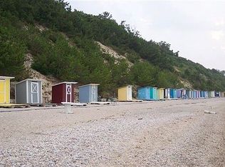 15 Cliff Rd, Belle Terre, NY 11777