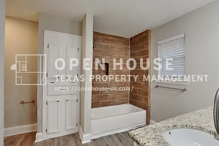 114 Liberty Dr — Photo 10