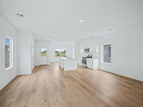 3rd image of 3640 Maggie Rd