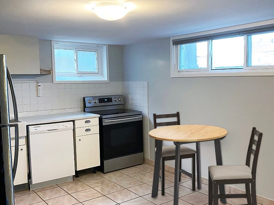 1st image of 36 Raylawn Cres