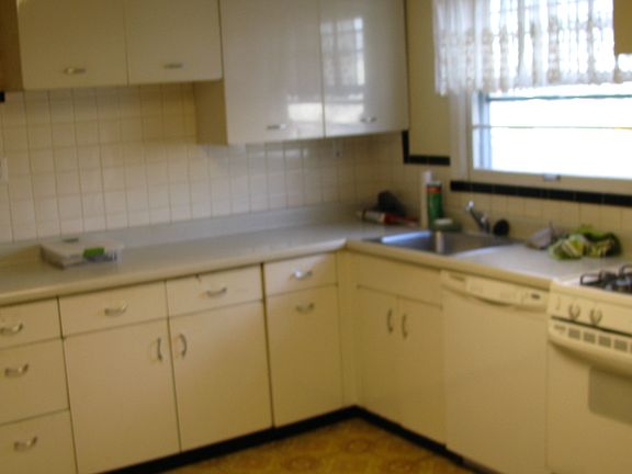 4th image of 9329 Guthrie Ave