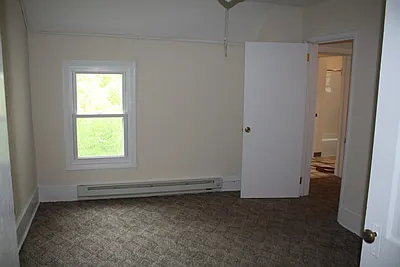 3 bed, 1.0 bath, 580 sqft, $1,150 — Photo 9