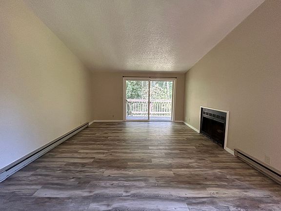 2nd image of 134 Inglewood Dr APT A