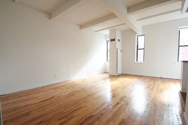 Rented by Green Home NY Realty LLC | media 1