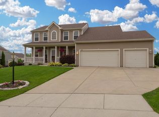 8225 S Preserve Way, Franklin, WI 53132