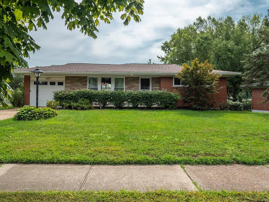 9310 Queenston Dr photo 1