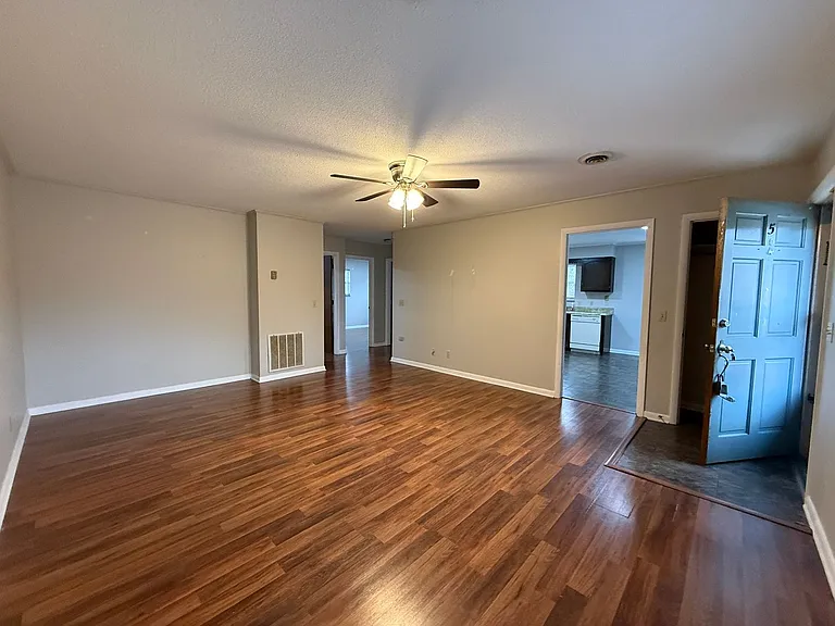 104 Skyview Dr — Photo 18