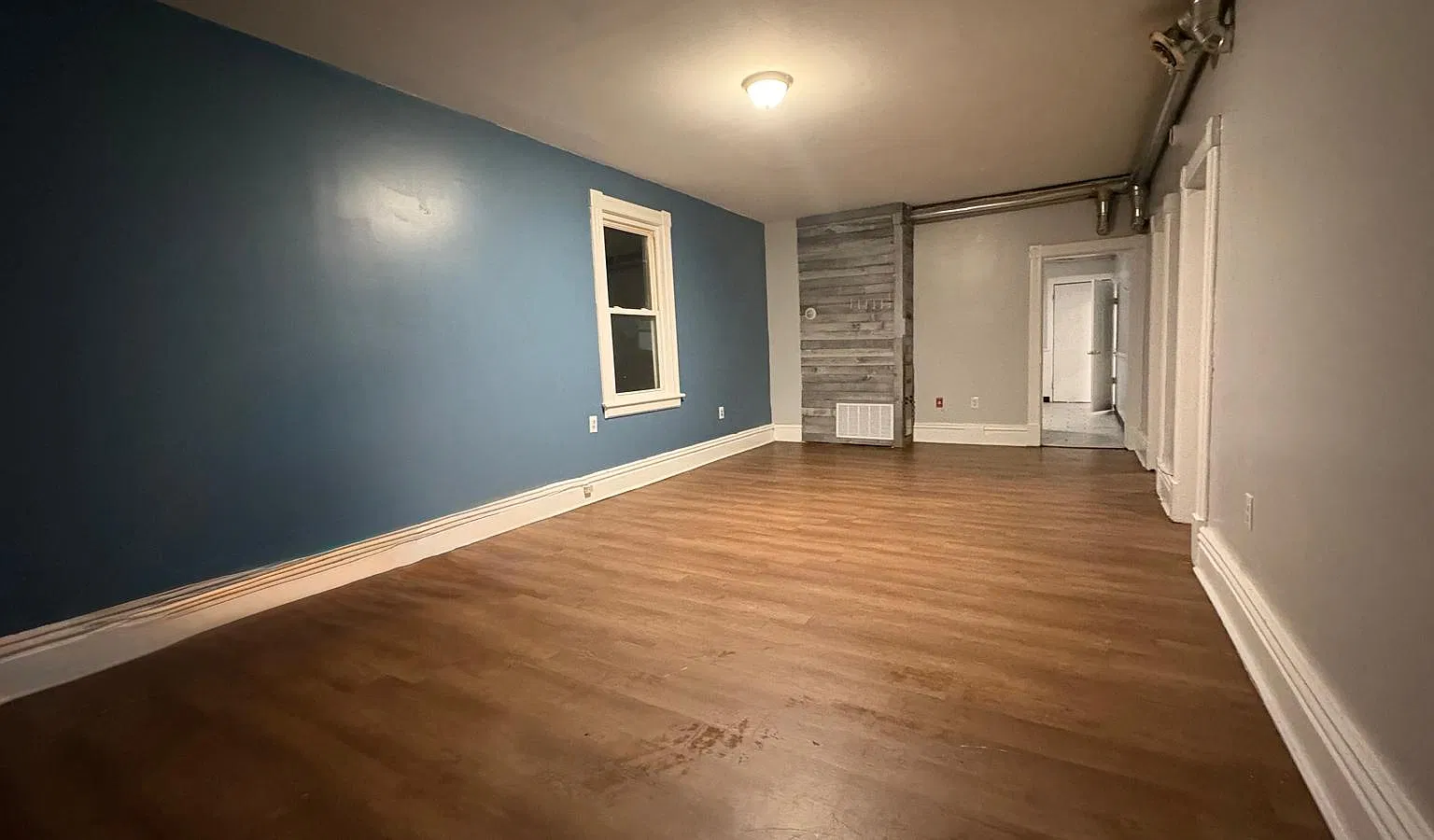 2 bed, 950 sqft, $1,200 — Photo 3