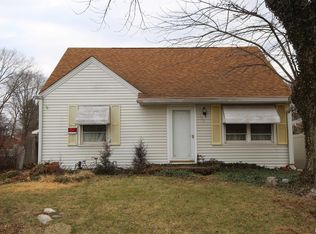 356 Lawnridge Dr, Creve Coeur, IL
