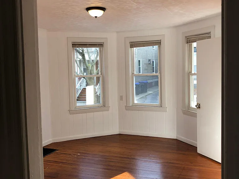 27 Violet St #1 — Photo 9