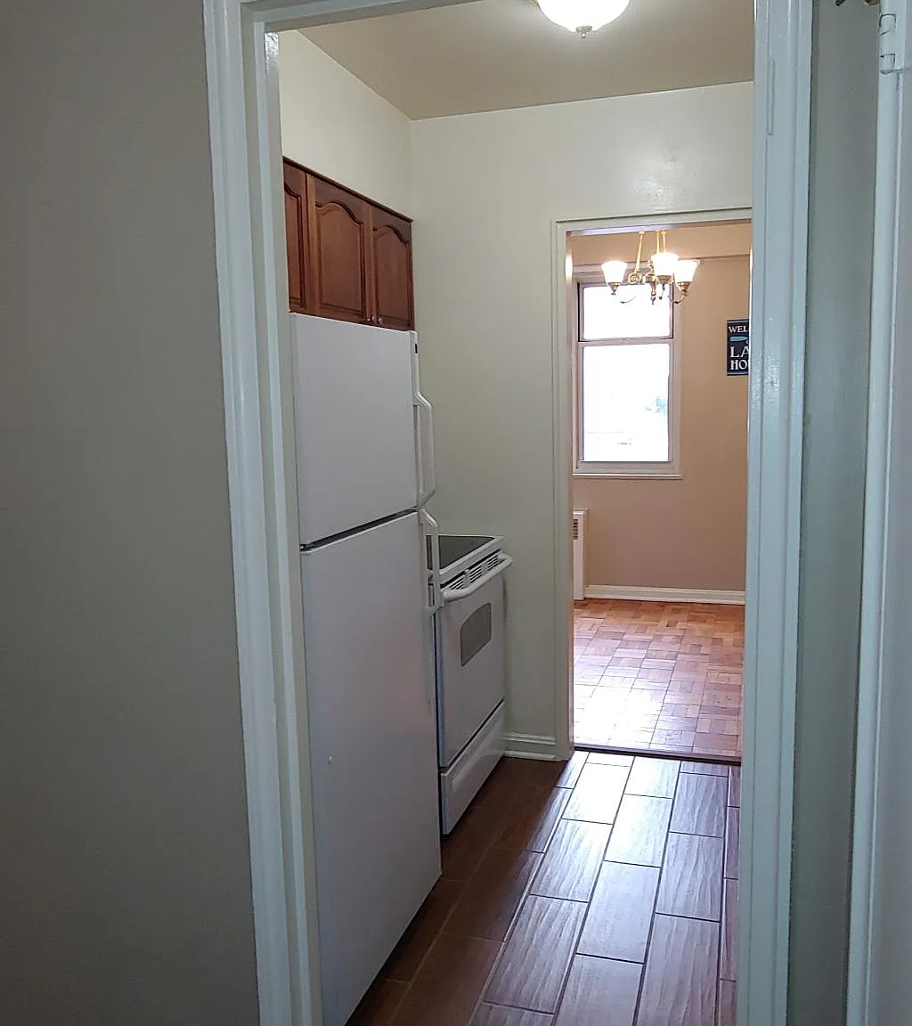 11820 Edgewater Dr — Photo 3