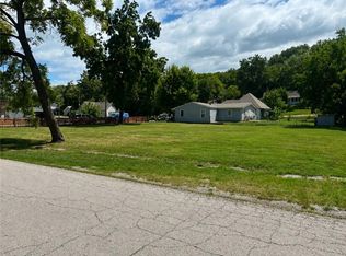 201 W Brasfield St, Smithville, MO 64089