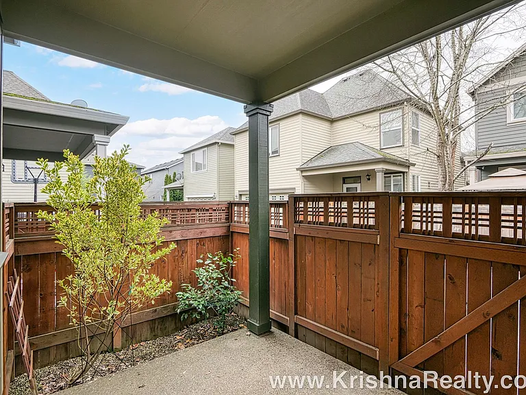 491 NE 63rd Way — Photo 29