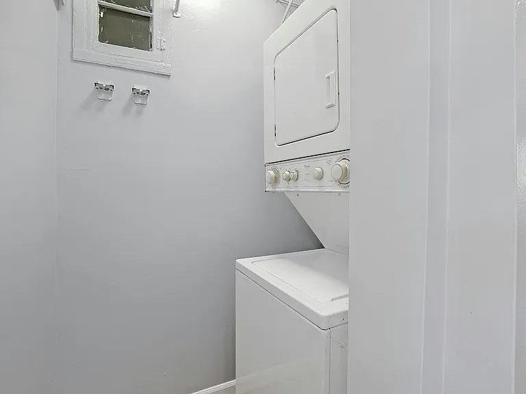 202 Main St #2E — Photo 15