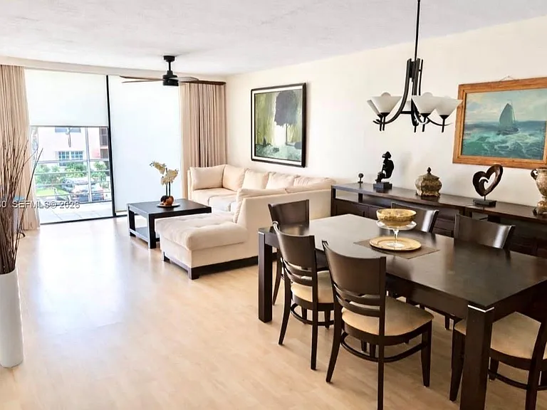 2841 Somerset Dr #215 — Photo 5