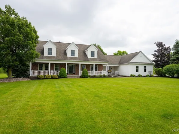 5845 Kraus Rd, Clarence, NY 14031