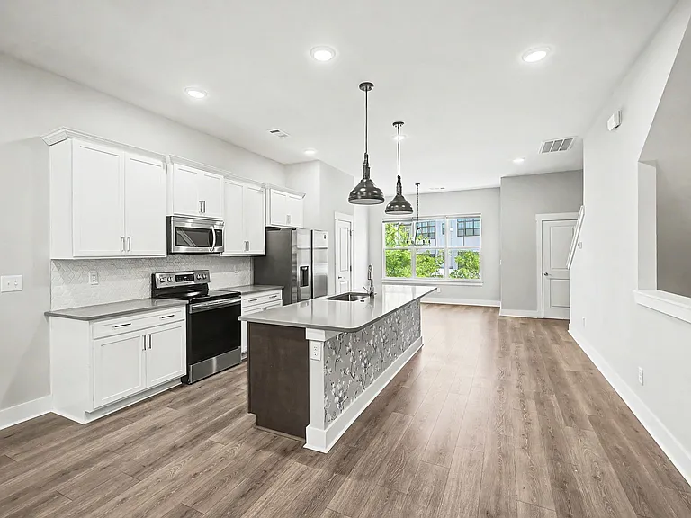 221 Stonecrest Cir — Photo 23