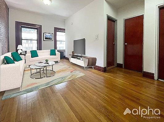 1st image of 1095 2nd Ave APT 3RS