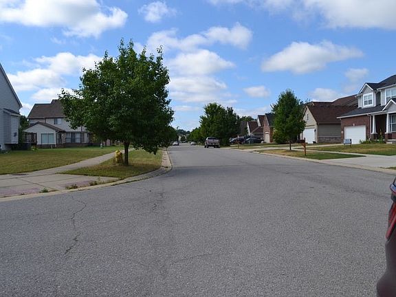 4th image of 7098 Wellington Ln