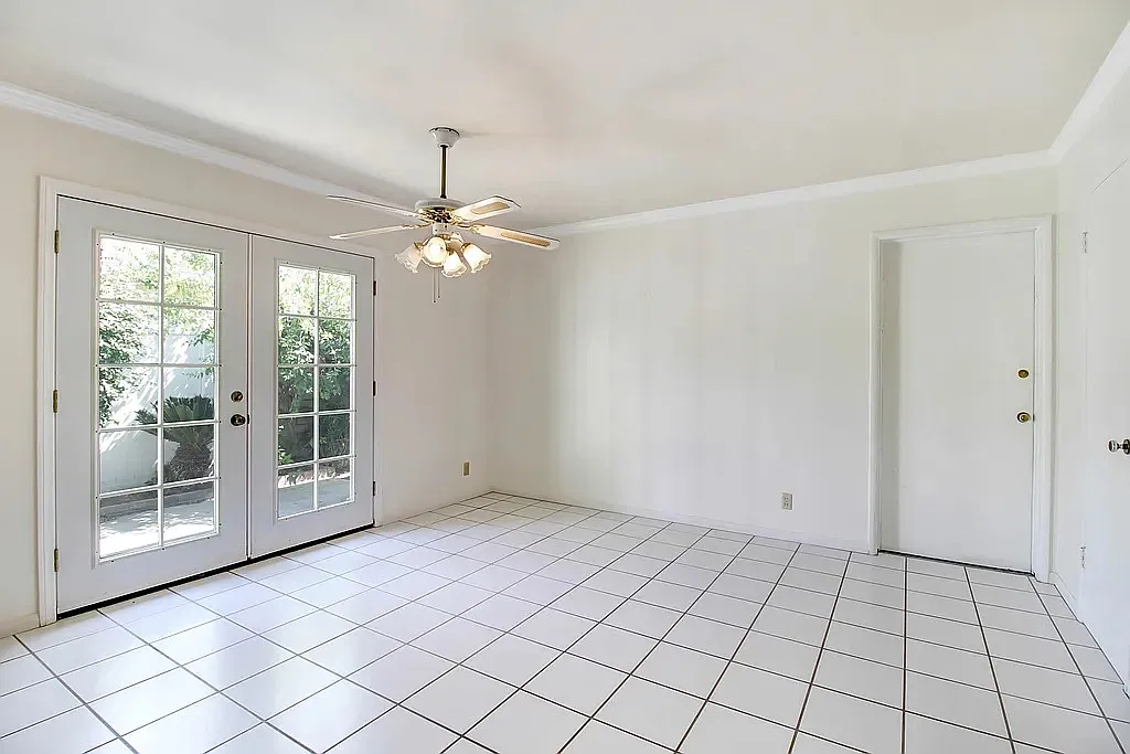 3 bed, 1596 sqft, $3,864 — Photo 3