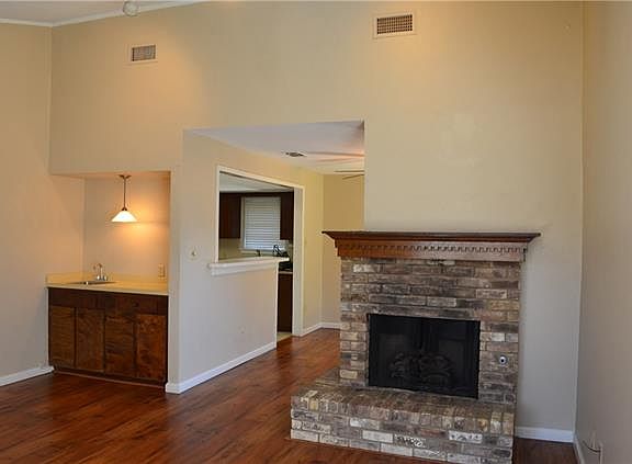 4th image of 5545 Club Crest Dr