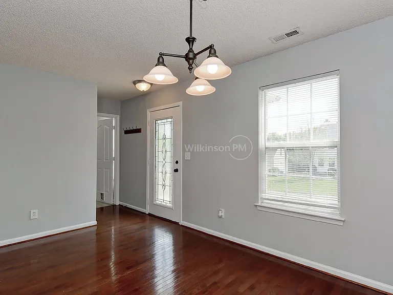 10420 Yellow Rose Ln — Photo 14