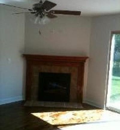 3rd image of 15538 Greenwood Ave