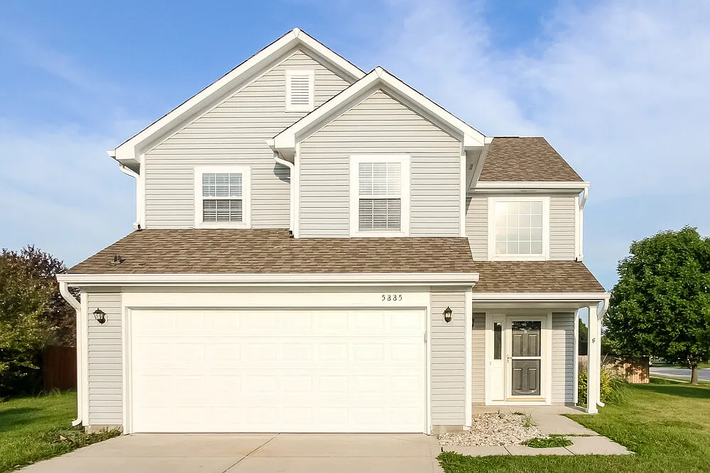 3 bed, 2.5 bath, 1634 sqft, $2,215 — Photo 1