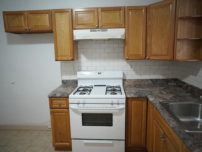 1482 N Wilton St — Photo 19
