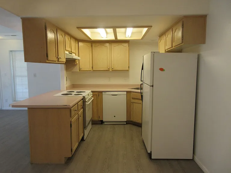 527 E 2015 N — Photo 4