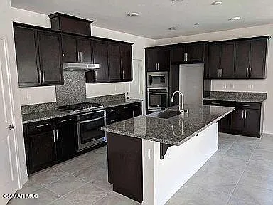 446 Almond Ln — Photo 4