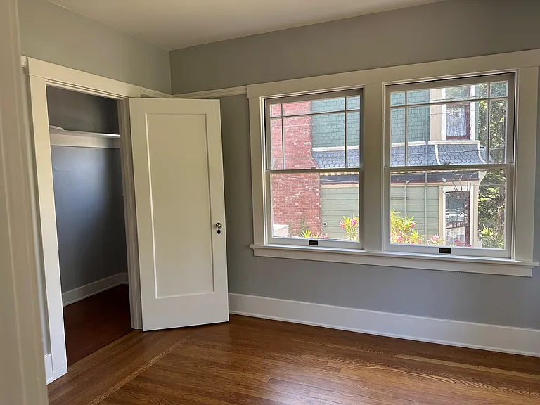 553 S 6th St #A — Photo 3