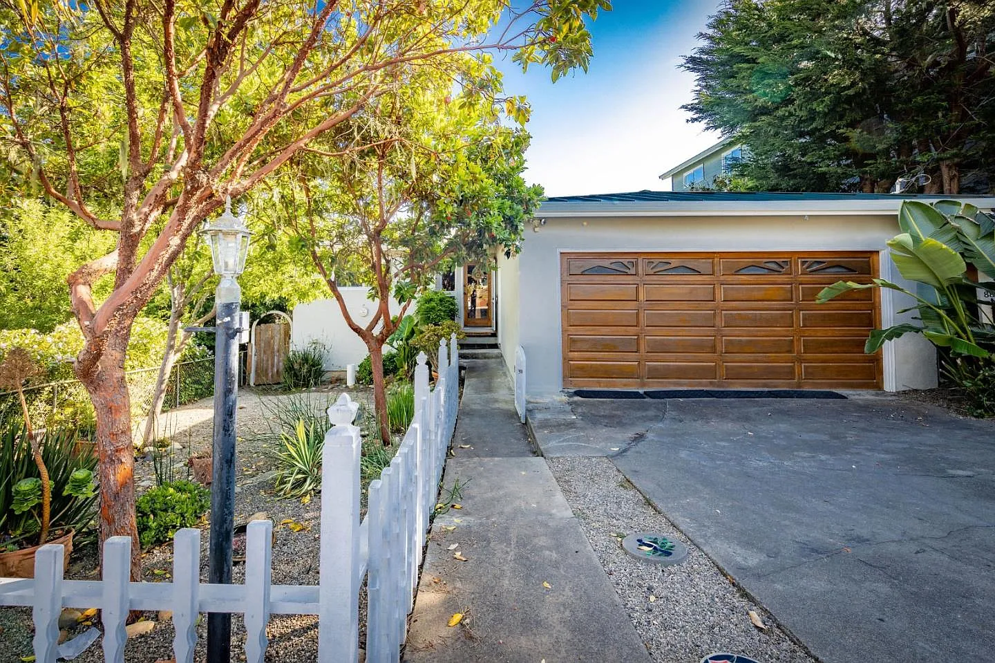 886 Sierra St photo 1