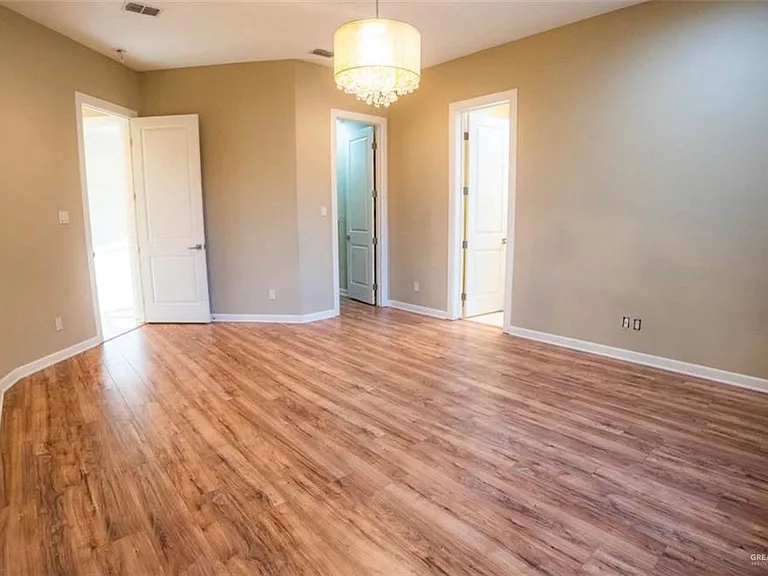 1220 E Agusta Ave — Photo 11