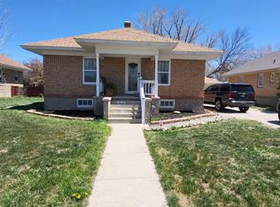 302 N 8th St, Rawlins, WY 82334