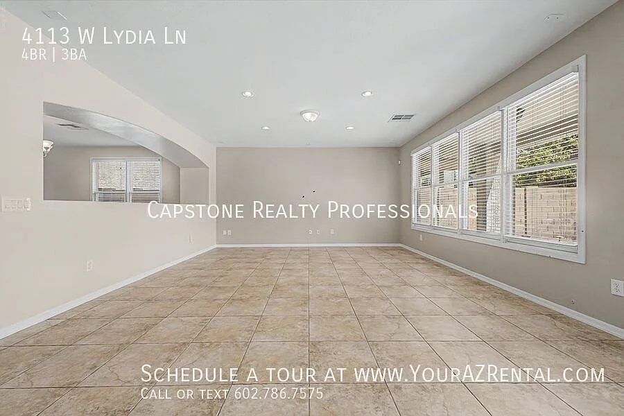 Stunning 4-Bedroom, 2.5-Bathroom Oasis with Pool and 3 Car Tandem Garage in Phoenix — Photo 3