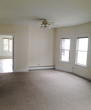 3rd image of 124 Lathrop Ave APT 2