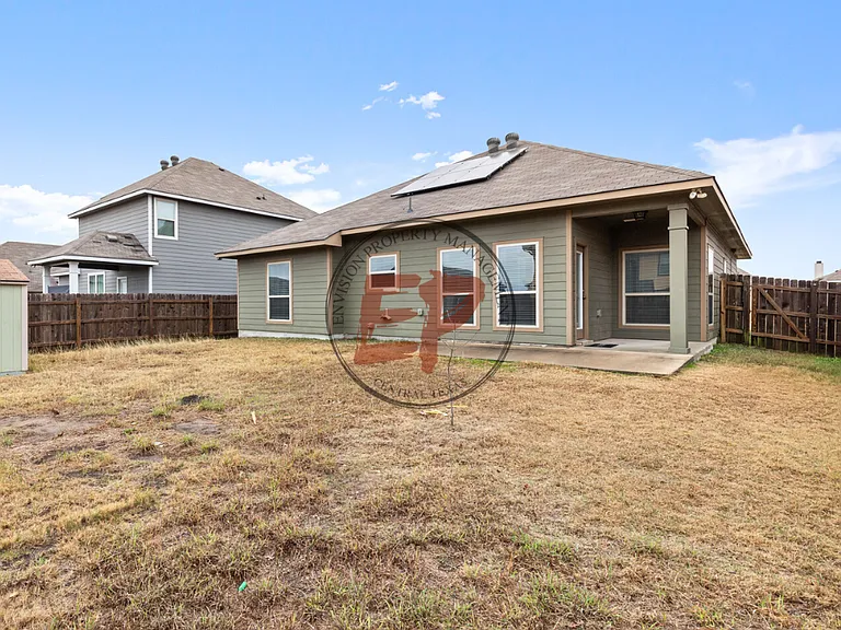 3020 Gilchrist Dr — Photo 2