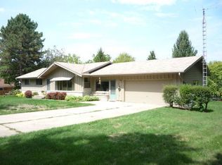 N28W26610 Miami Dr, Pewaukee, WI 53072