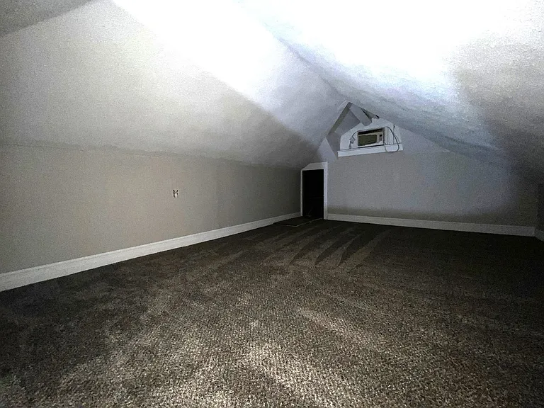 352 Bassett Ave — Photo 28