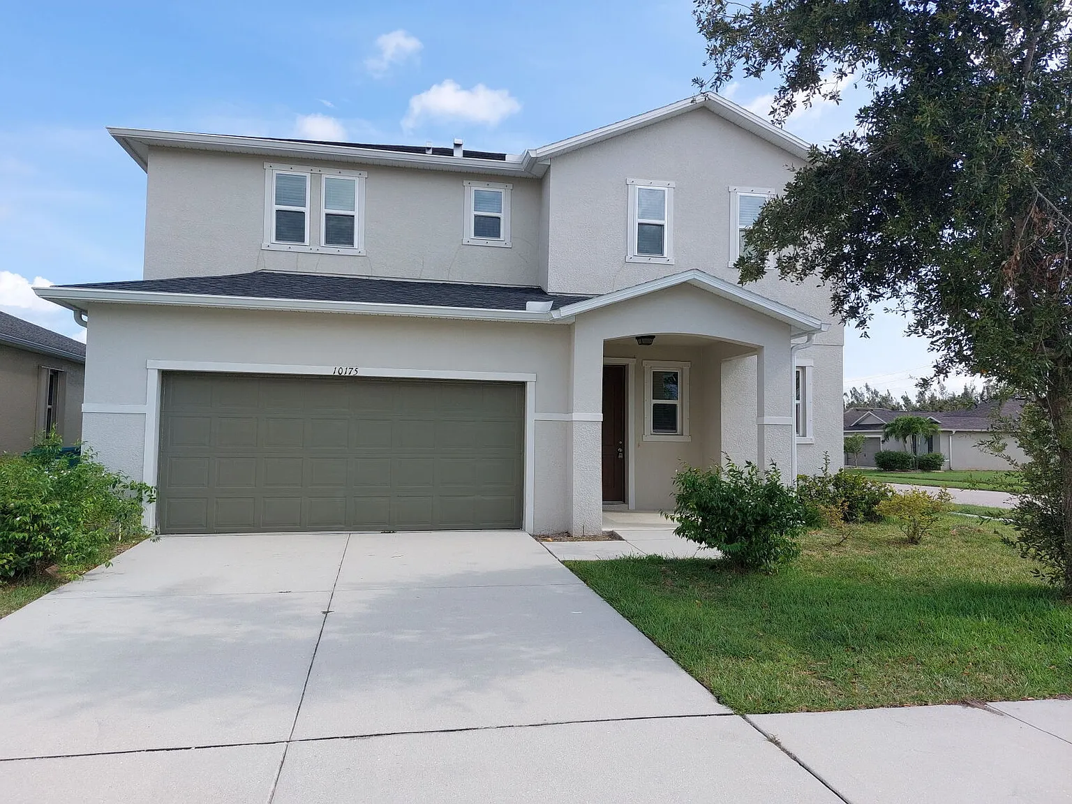 4 bed, 2.5 bath, 2349 sqft, $2,195 — Photo 1